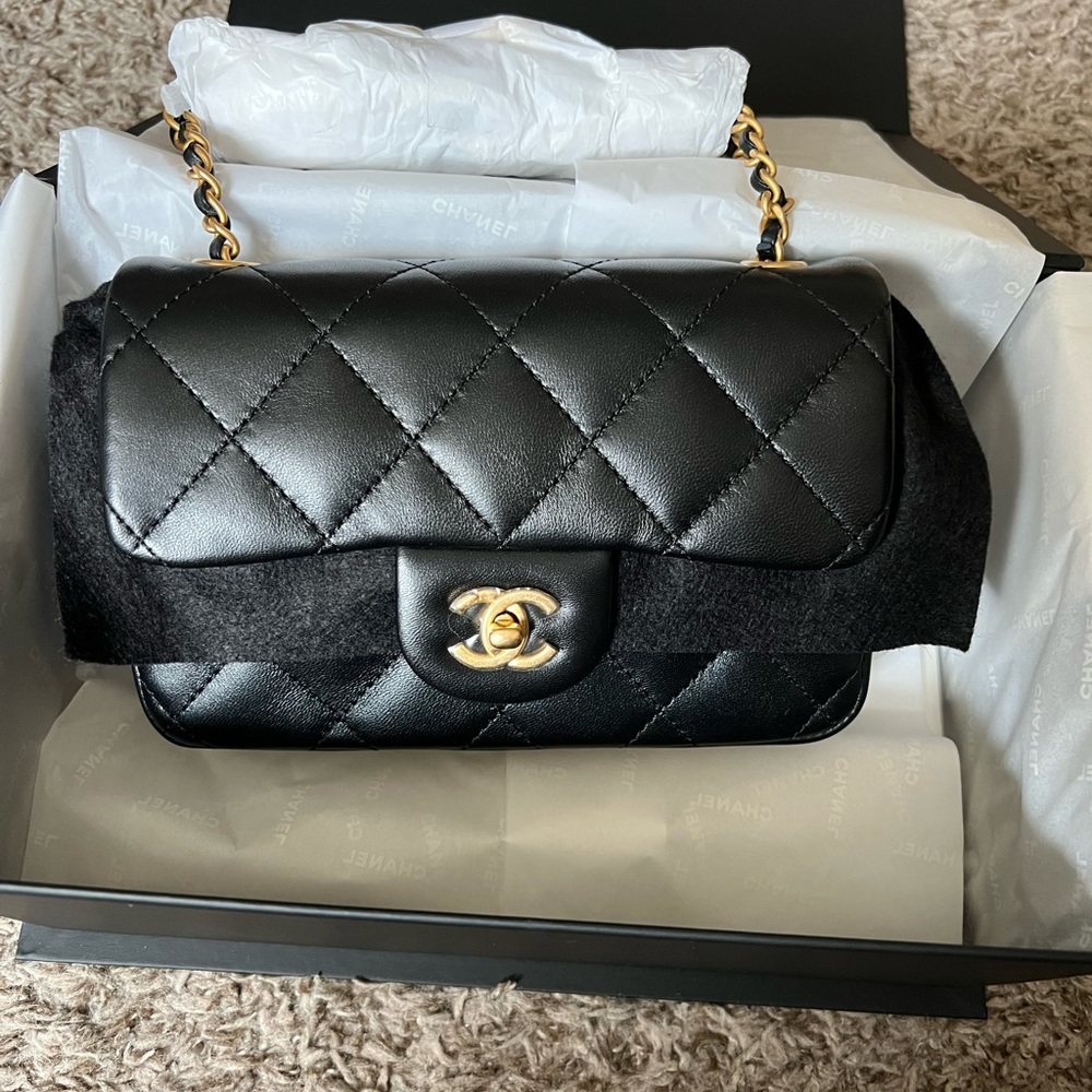 Chanel open heart collection mini handbag - Picture 2 of 7